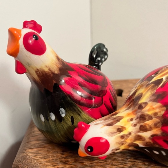 Chicken and rooster salt and pepper Chicken Figurines Farmhouse Decor - Picture 7 of 7